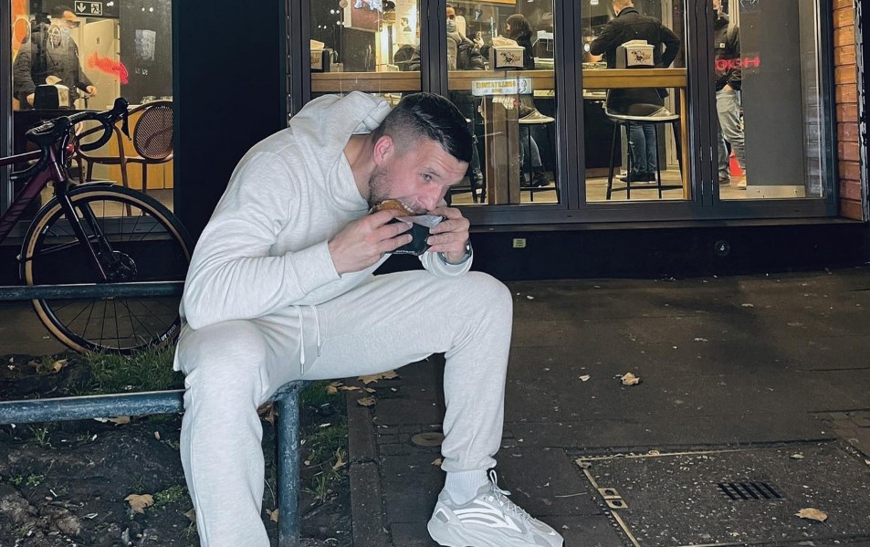 « Le barbecue arménien est plus savoureux, mon ami. » déclare Arthur Abraham à Lukasz Podolski