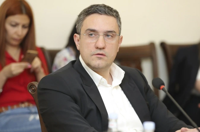 L’élection d’un vice-président d’une commission clé à nouveau ajournée