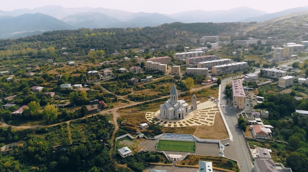 L&rsquo;Azerbaïdjan a dépensé 117 000 dollars pour décorer la « malheureuse et incolore » ville de Chouchi