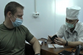 Les soldats Russes chargés du maintien de la paix en Artsakh se vaccinent contre le Covid-19