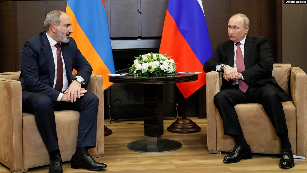 Pachinian discute du Karabagh avec Poutine
