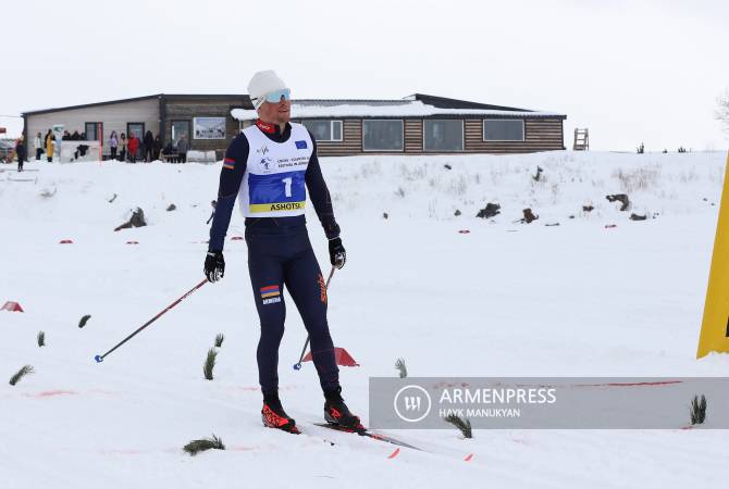 Les champions du championnat arménien de ski sont Mikaelyan et Galstyan