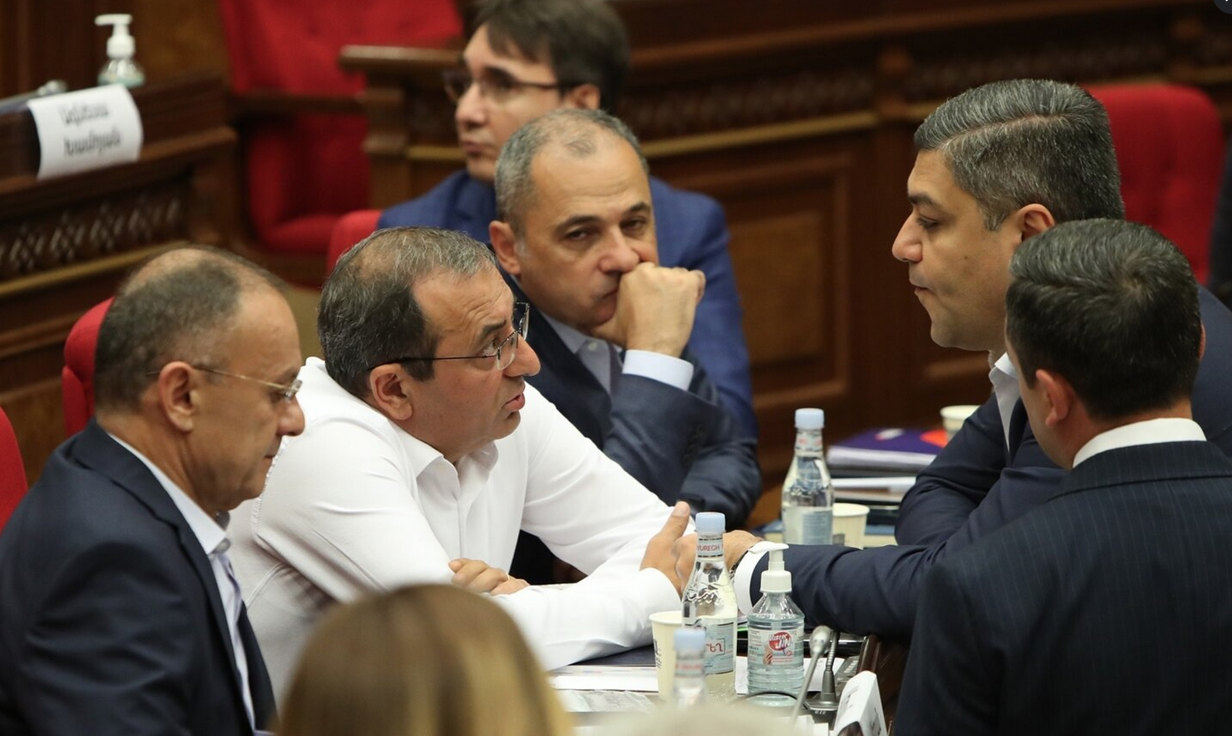 Elle rejette le projet d&rsquo;un changement constitutionnel