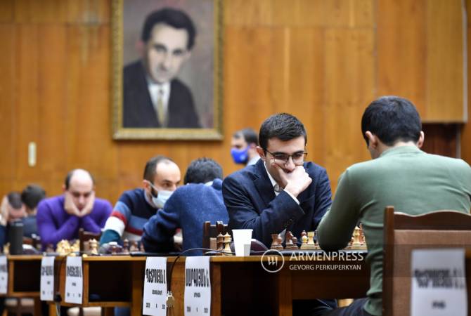 Le leader du championnat d&rsquo;échecs est inchangé