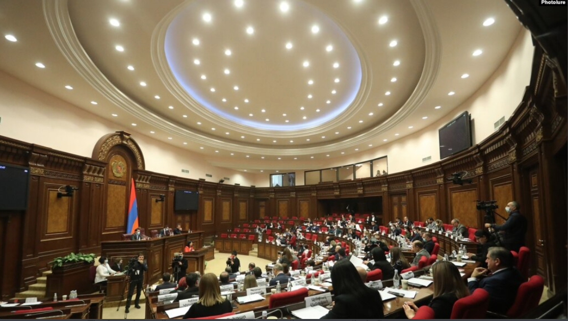 Rare consensus au Parlement arménien après la démission du président Sarkissian
