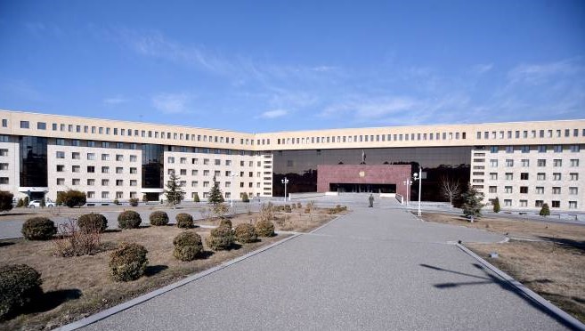 La cérémonie de la Journée de l&rsquo;Armée est reportée en raison d&rsquo;une épidémie de COVID-19 parmi les invités