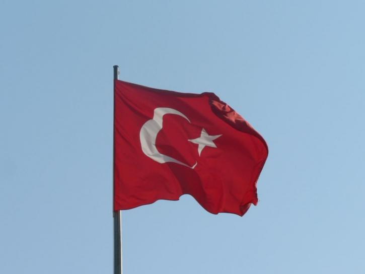 Un homme arrêté pour avoir mis un drapeau turc à terre