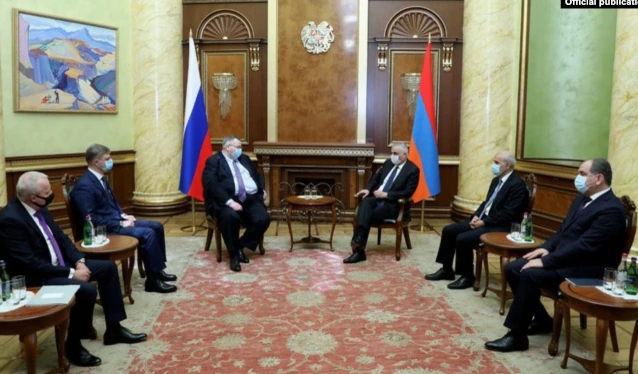 De nouvelles discussions sur la voie ferrée avec des responsables russes