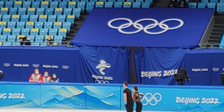 Aujourd’hui cérémonie d’ouverture des 24e Jeux Olympiques d’hiver à Pékin, en patinage artistique Tina Garabédian-Simon Proulx-Senecal (Arménie) se sont entraînés