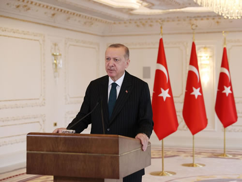 Le président turc Erdogan annonce être positif au Covid-19