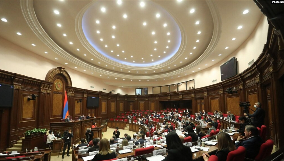 La majorité du Parlement bloque l&rsquo;augmentation du salaire minimum