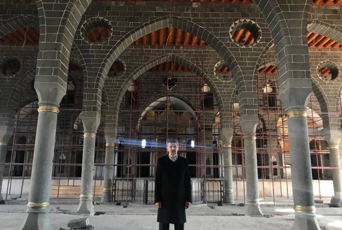 Garo Paylan a visité l’église arménienne Sourp Guiragos (Kirakos) en rénovation de Diyarbakir (Tigranakert) l’ancienne capitale de l’Arménie aujourd’hui au Kurdistan turc