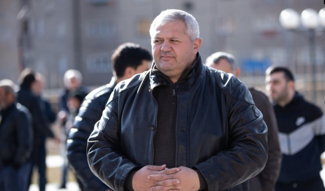 Un tribunal prolonge l&rsquo;arrestation du vainqueur des élections de Vanadzor