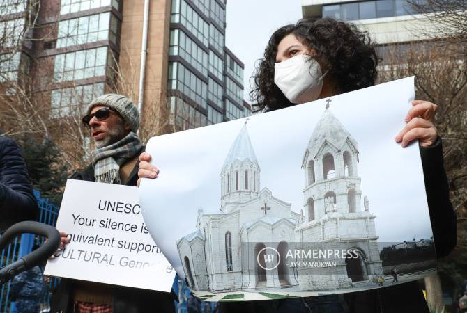 Des manifestants à Erevan demandent à l&rsquo;ONU d’empêcher la destruction de monuments arméniens en Artsakh occupée par l&rsquo;Azerbaïdjan
