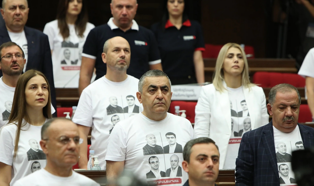 L&rsquo;opposition met fin au boycott des instances internationales