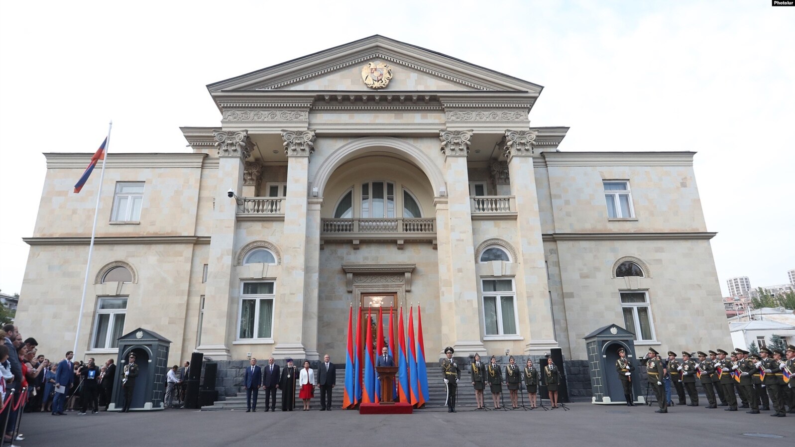 Les autorités restent vagues sur les changements constitutionnels