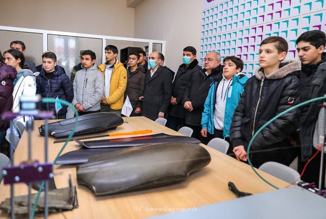 Artak Beglaryan, le ministre d&rsquo;État de l&rsquo;Artsakh a assisté à l&rsquo;ouverture du premier atelier de fabrications de drones à Stepanakert