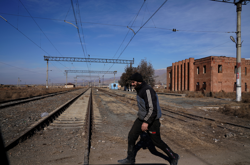 Erevan rappelle la nécessité d’un accord bilatéral avec Bakou avant d’engager les travaux sur l’axe ferroviaire censé relier l’Azerbaïdjan au Nakhitchevan