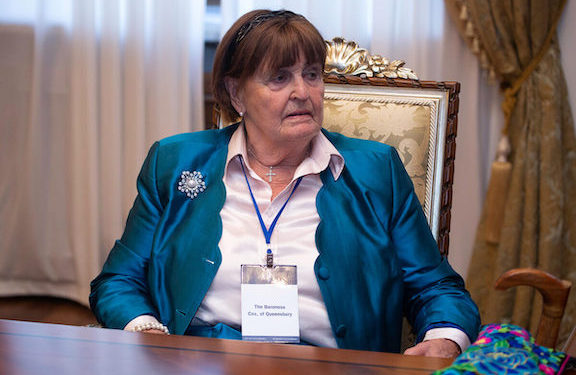 La baronne Cox qualifie la destruction de sites culturels de « crime de guerre »