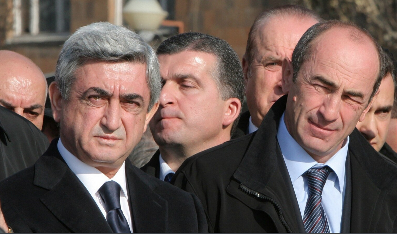 L&rsquo;Azerbaïdjan lance des mandats d&rsquo;arrêt contre Kocharian et Sarkisian