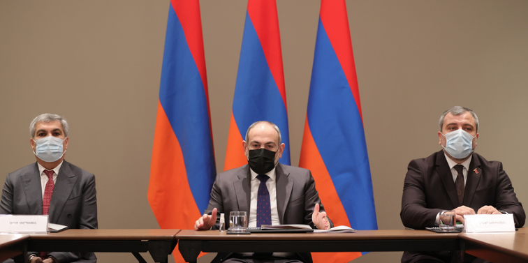 Le Premier ministre Nikol Pashinyan a participé à la séance ordinaire de l&rsquo;Assemblée consultative sur la coopération avec les forces politiques extraparlementaires.