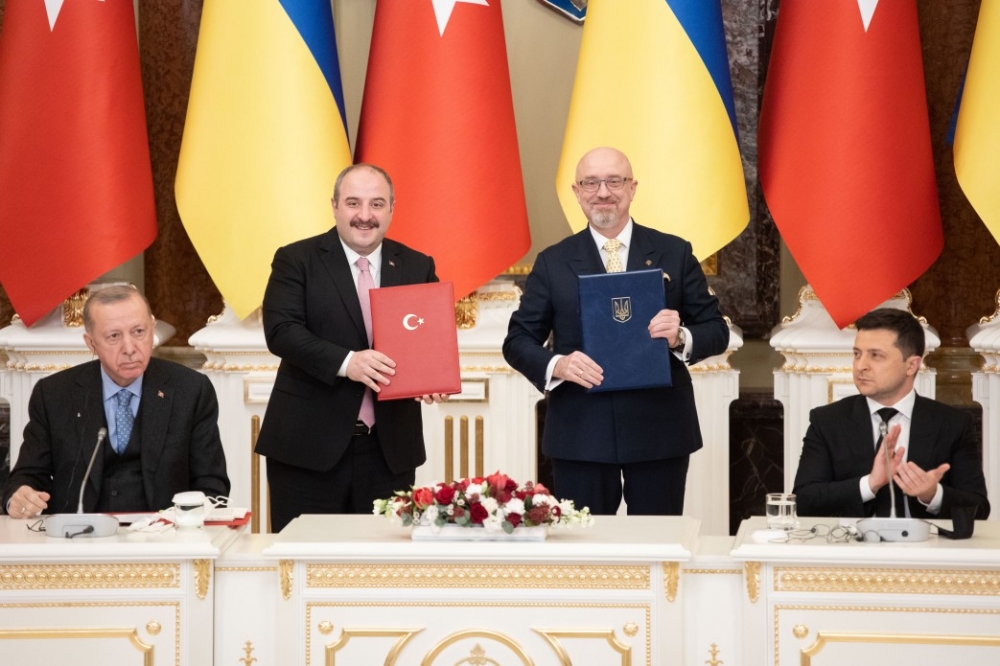 Zelensky déclare qu&rsquo;Erdogan et Aliyev ont proposé d&rsquo;organiser des négociations avec la Russie