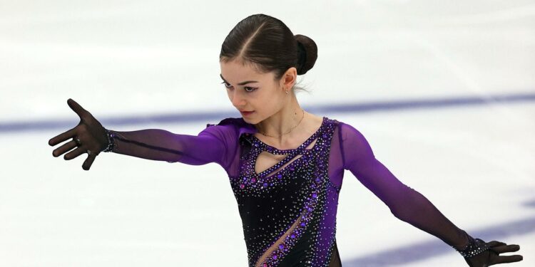 L’Arménienne Adelia Petrosian (14 ans) gagne la médaille d’argent de la Coupe de Russie de patinage artistique