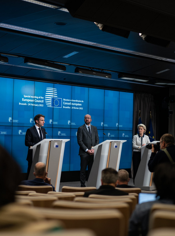 Macron convoque un nouveau Conseil de défense lundi matin