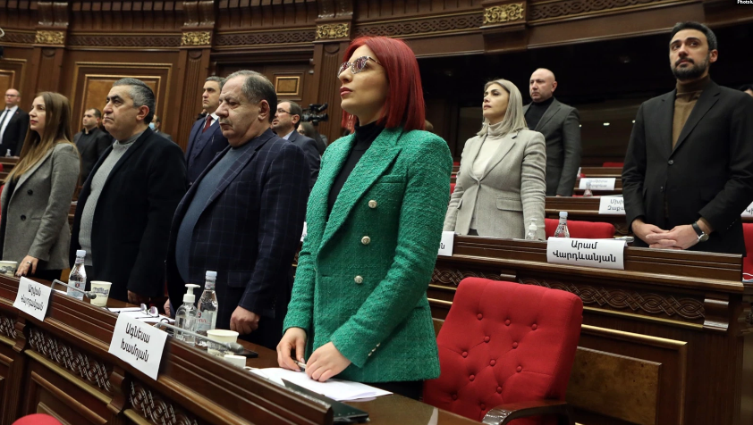 Le bloc d&rsquo;opposition propose une enquête différente sur la guerre du Karabakh