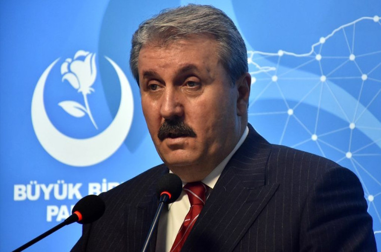 Si la Russie gagne en Ukraine, alors la prochaine cible sera Kars et Ardahan, ne soyez pas surpris si nous la voyons à nos frontières affirme un leader nationaliste turc