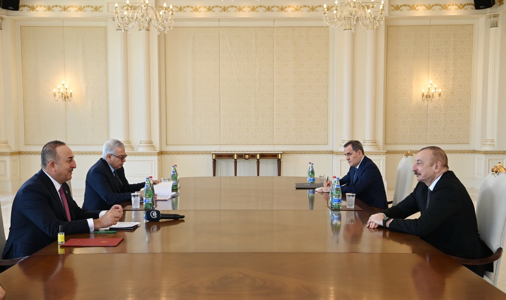 Cavusoglu rencontre Aliev à Bakou