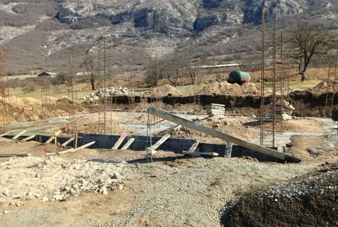 Un nouveau quartier est en construction dans le village de Karmir, près d&rsquo;Askeran (Artsakh)