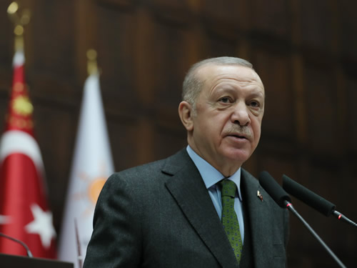 Erdogan fait valoir son rôle à Biden et réclame des avions de  combat