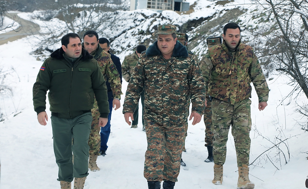 Le ministre arménien de la Défense, Suren Papikyan, a visité la région de Syunik au sud de l’Arménie