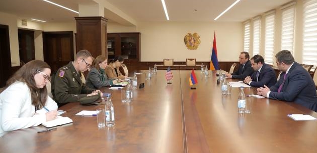 Souren Papikyan présente à l&rsquo;Ambassadrice des États-Unis la situation à la frontière entre l&rsquo;Arménie et l&rsquo;Azerbaïdjan
