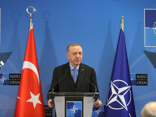 Erdogan veut exhorter Poutine à être « l&rsquo;artisan de la paix » en Ukraine