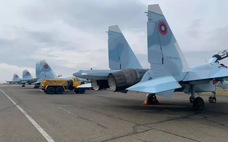 Le ministère arménien de la Défense dément les rumeurs selon lesquelles l’Arménie aurait envoyé des avions de combat en Russie pour les utiliser contre l’Ukraine