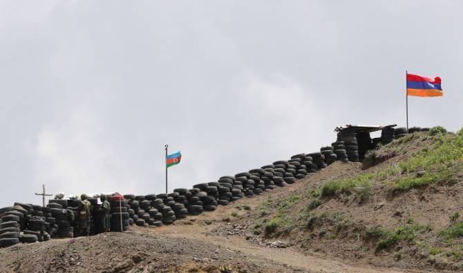 Les troupes azéries continuent de rester dans la partie de Karagloukh près du village de Parukh (Artsakh)