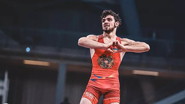 Arsen Harutyunyan (Arménie) champion d’Europe de lutte libre (61 kg) s’impose en finale (15-3) face au Turc Suleyman Atli le champion en titre