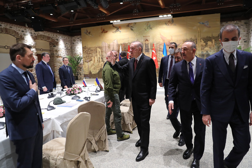 Rencontre possible des chefs de diplomatie russe et ukrainien « d&rsquo;ici une ou  deux semaines »