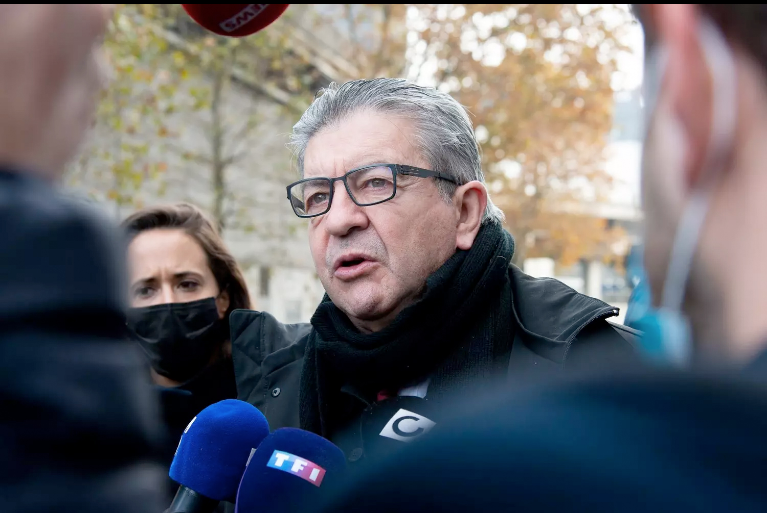 Jean-Luc Melenchon :  De la France insoumise,  à la solidarité internationale