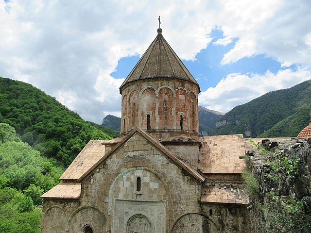 Rencontre avec l&rsquo;ancien recteur de Dadivank, Père H. Hovhannisyan