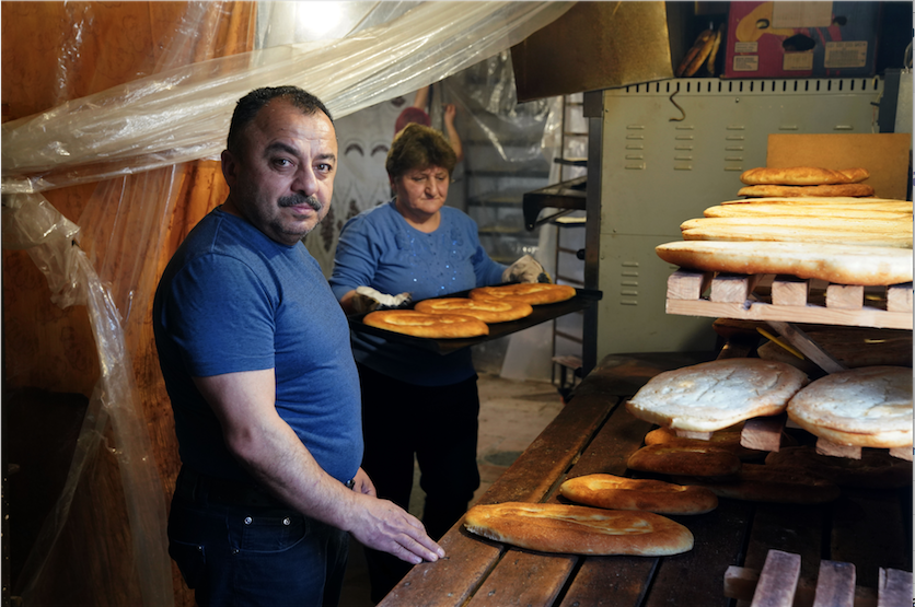 La boulangerie de Samvel fait vivre sa famille et nourrit le peuple, par Max Sivaslian
