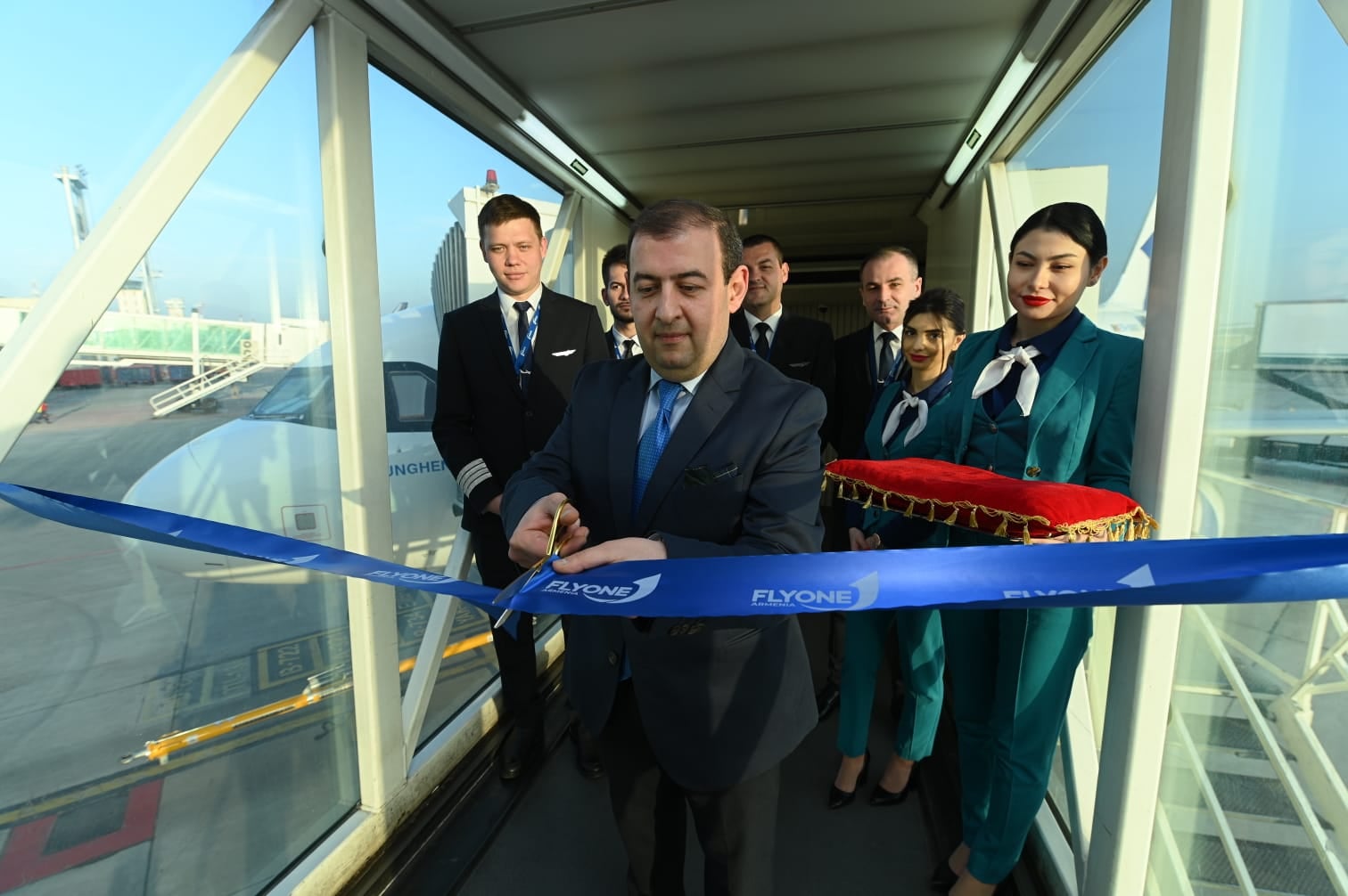 L’inauguration de la ligne régulière Erévan-Paris-Erévan de la compagnie Flyone Armenia s’est déroulée hier samedi 2 avril
