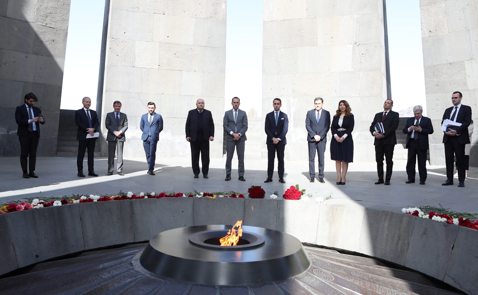 Le ministre italien des Affaires étrangères s’est rendu au mémorial dédié aux victimes du génocide arménien à Erévan