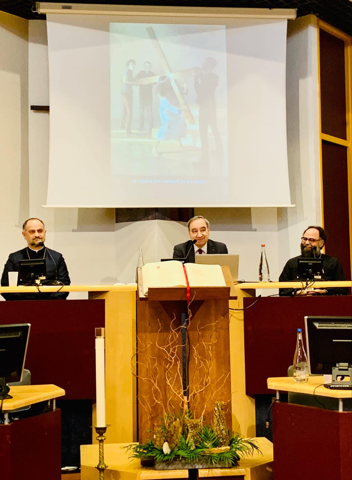 Le Très Révérend Père Krikor Khachatryan, Primat de notre Diocèse, a participé à la Conférence des Évêques de France (CEF) qui a eu lieu cette année à Lourdes