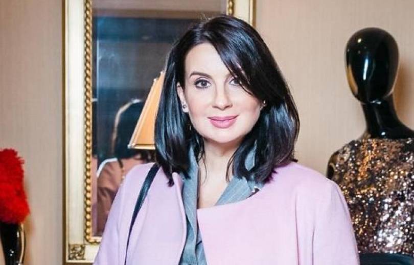 L’actrice russe et présentatrice de la télévision Ekaterina Strizhenova a quitté la Russie pour s’installer à Erévan en Arménie avec son mari