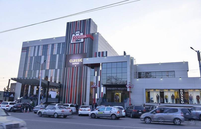 Fausse alerte à la bombe au centre commercial « Russia Mall » à Erévan, un millier de personnes évacuées