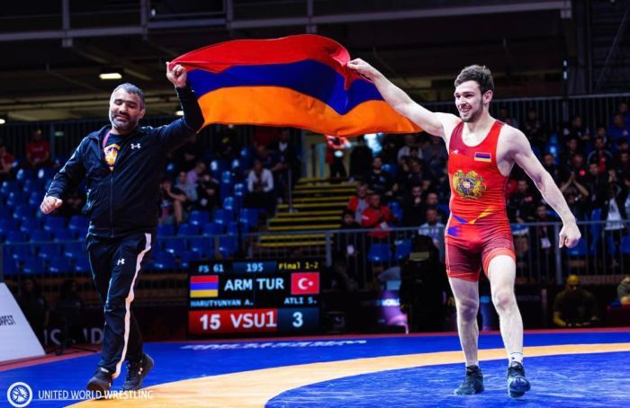 Le double champion d’Europe de lutte libre Arsen Harutyunyan dénonce le manque d’intérêt des instances sportives d’Arménie envers les lutteurs