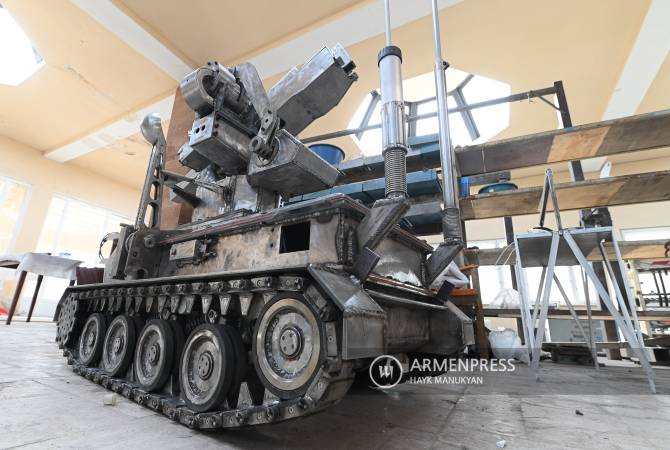 Un véhicule de combat télécommandé de fabrication arménienne qui peut remplacer un soldat sur le champ de bataille